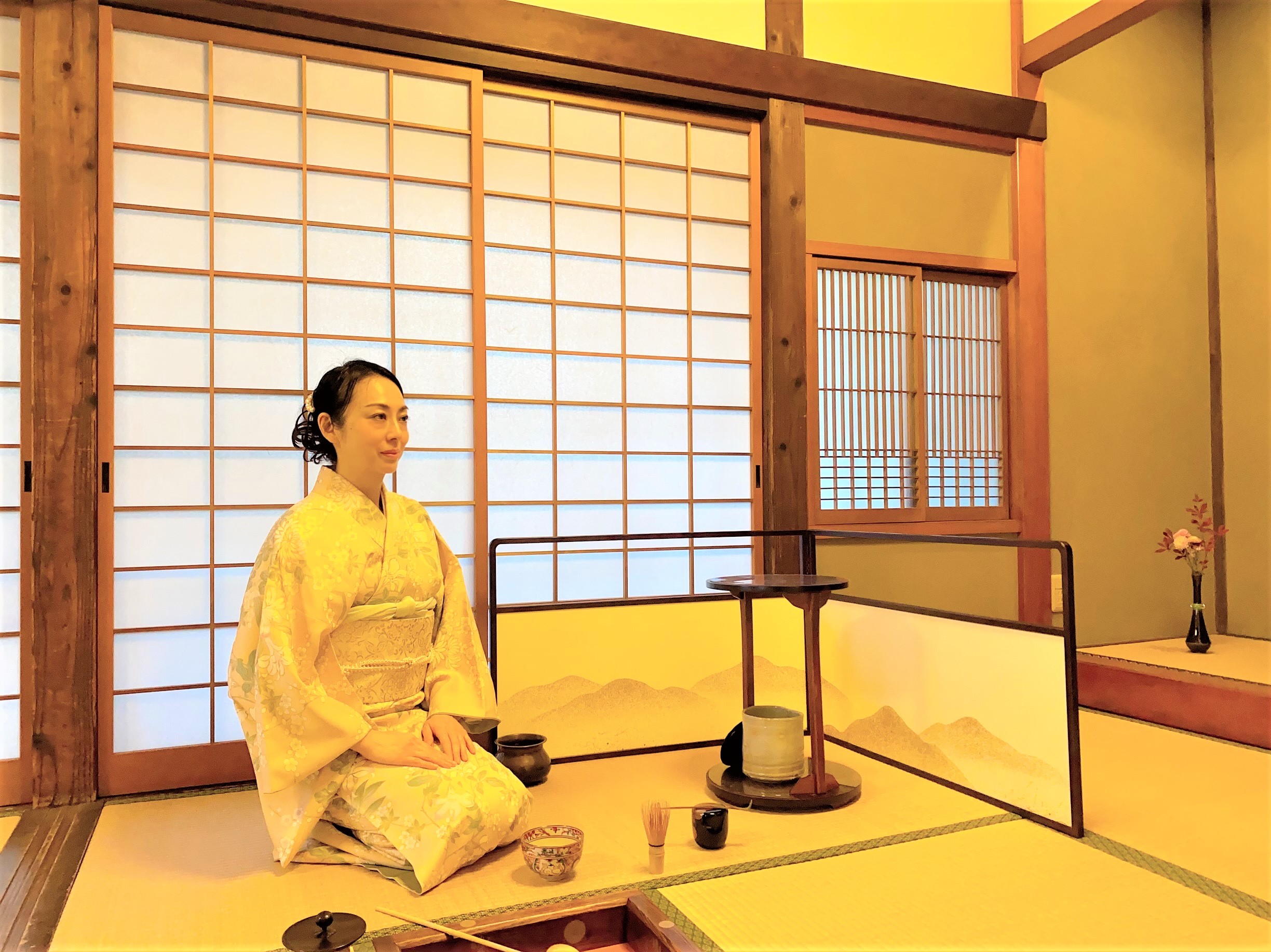 Authentic Japanese Tea Ceremony in a Beautiful temple
